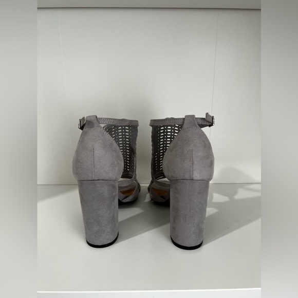 Charlotte Russe Grey block heels - Picture 4 of 5
